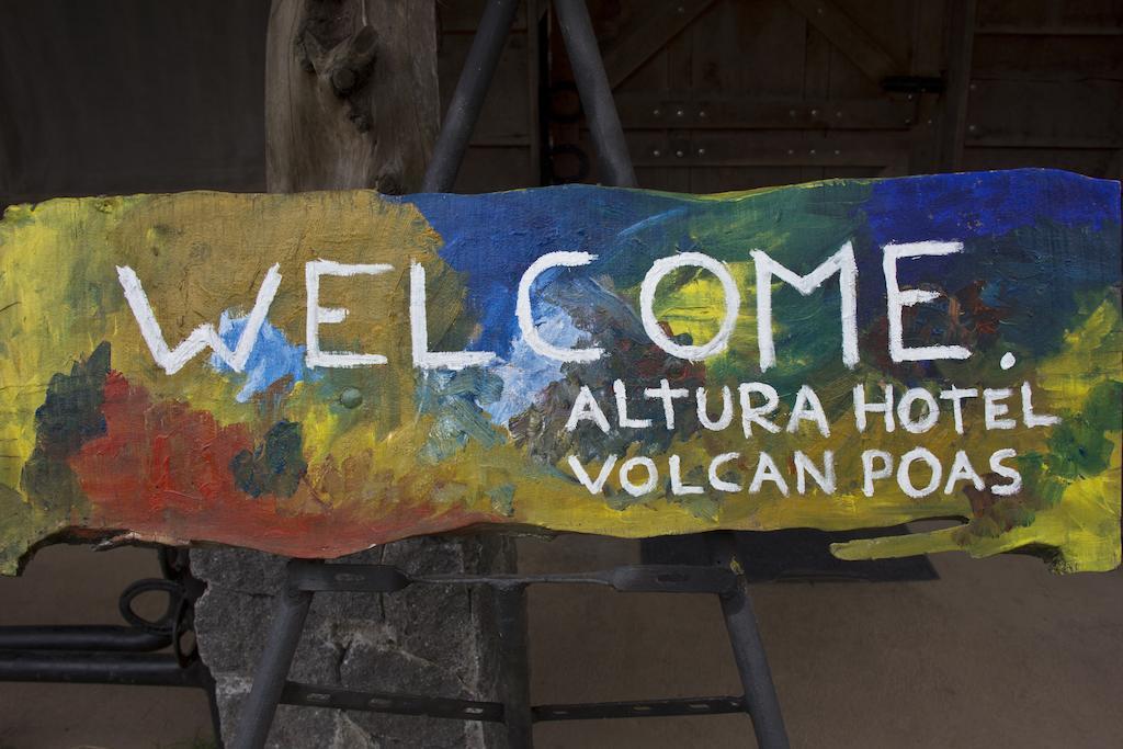 Altura Hotel Poasito Exterior photo